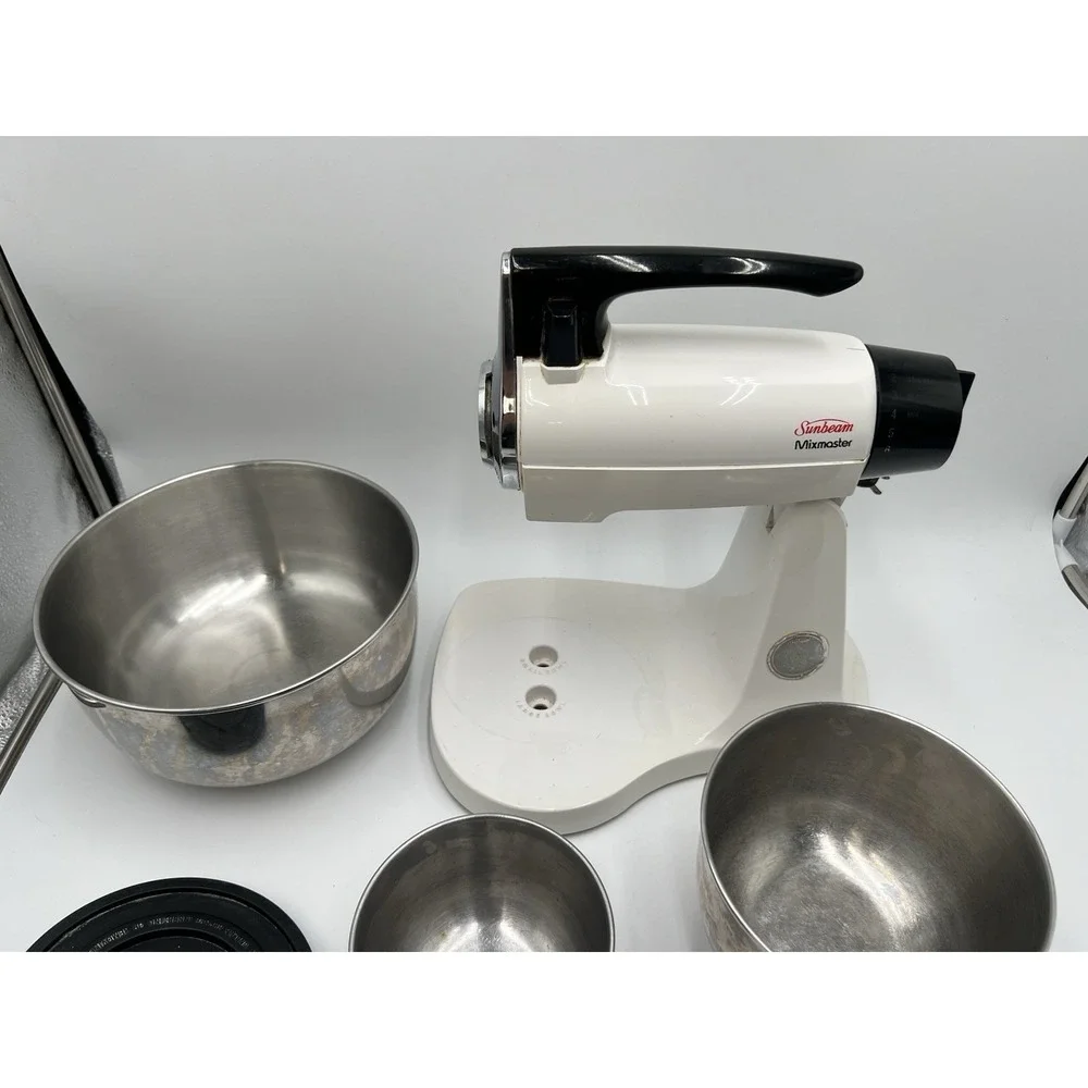 Vintage Sunbeam Mixmaster Stand Mixer | 2 Bowls, Beaters & Dough Hooks | Works!!